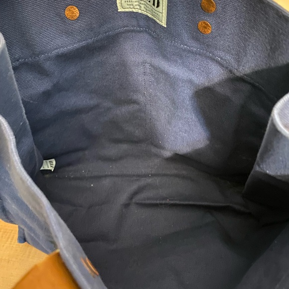 Feed Market Tote - Picture 3 of 3